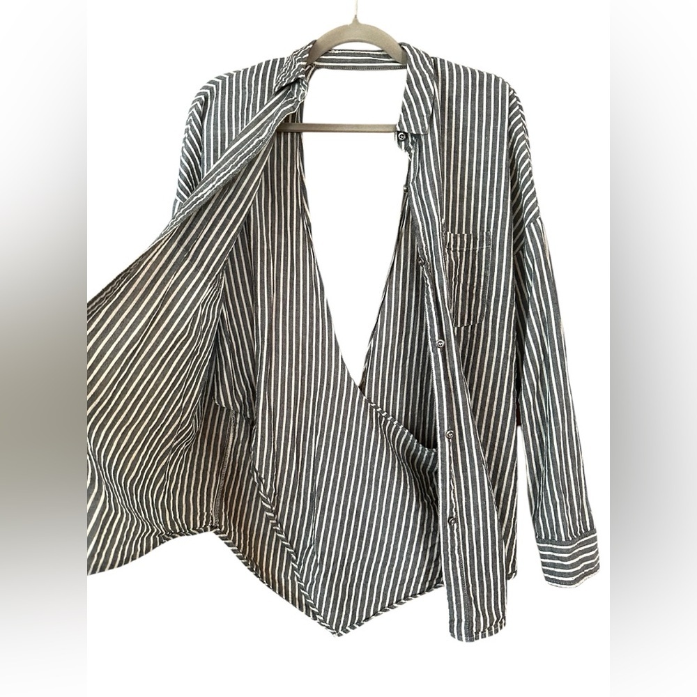 Free People Small Grey And White Open Back Button Up Blouse Long Sleeves Grunge